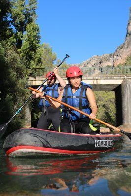Curso de Iniciación al padlle surf aguas bravas en el rio guadalquivir de cazorla