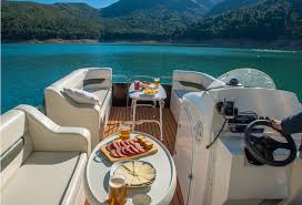 Paseo en Barco Solar El Tranco